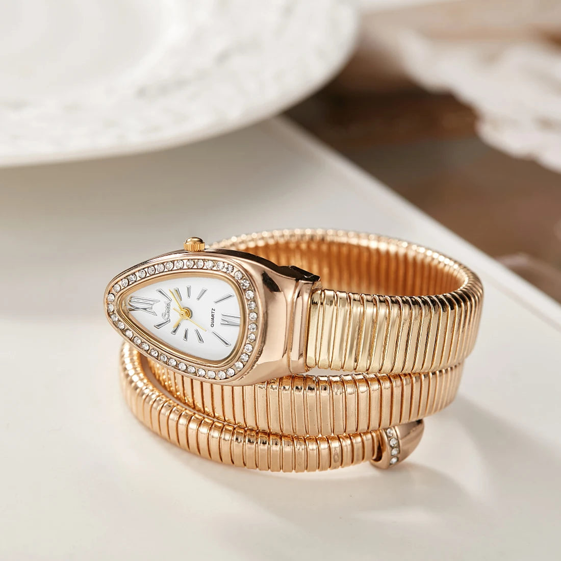 Gold Sliver Watch Women Quartz Wristwatch Luxury Bangle Bracelet Band Watches Ladies Clock Girls Black Golden Snake Shaped Reloj
