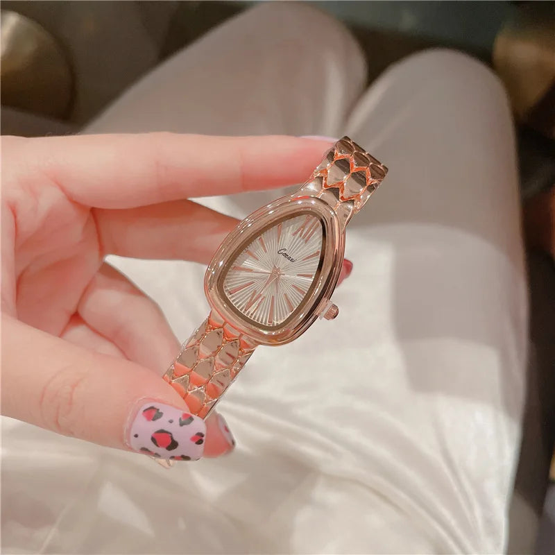 Creative Ladies Snake Watches Brand Luxury Quartz Fashion Bracelet Wristwatch Women Middle East Girls Gifts Clock Montre Femme